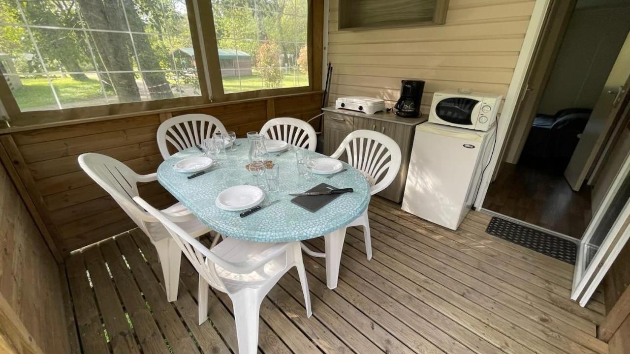 Camping Du Lion Bourg-Saint-Andeol Exterior photo